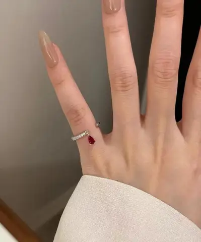 Серебряное регулируемое кольцо с цирконом