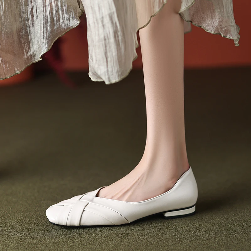 Gold square head woven cowhide women's shoes with low heels thick heels and ribbed soles simple women's shoes