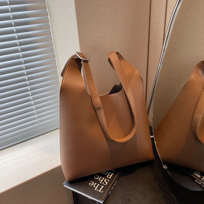 Модные однотонные сумки через плечо из искусственной кожи на застежке