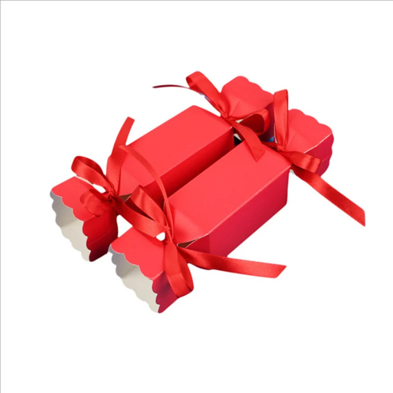 

Картонные коробки для конфет с лентой