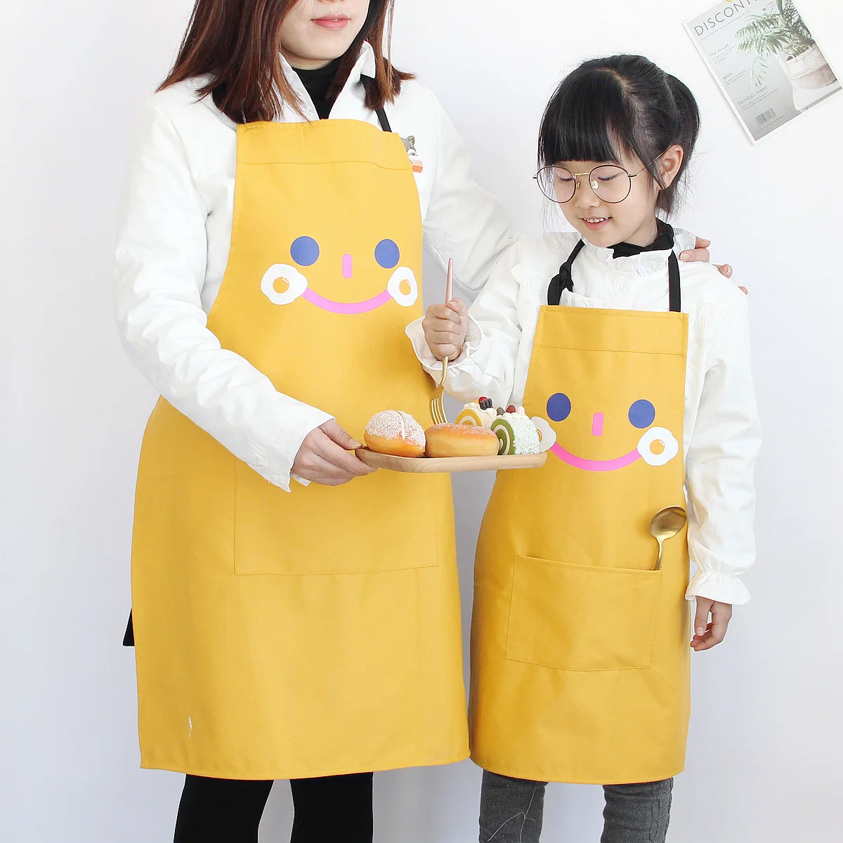

Kitchen Household Waterproof Adult Children Aprons New Apron Korean Version Japanese Work Housework Apron Overalls