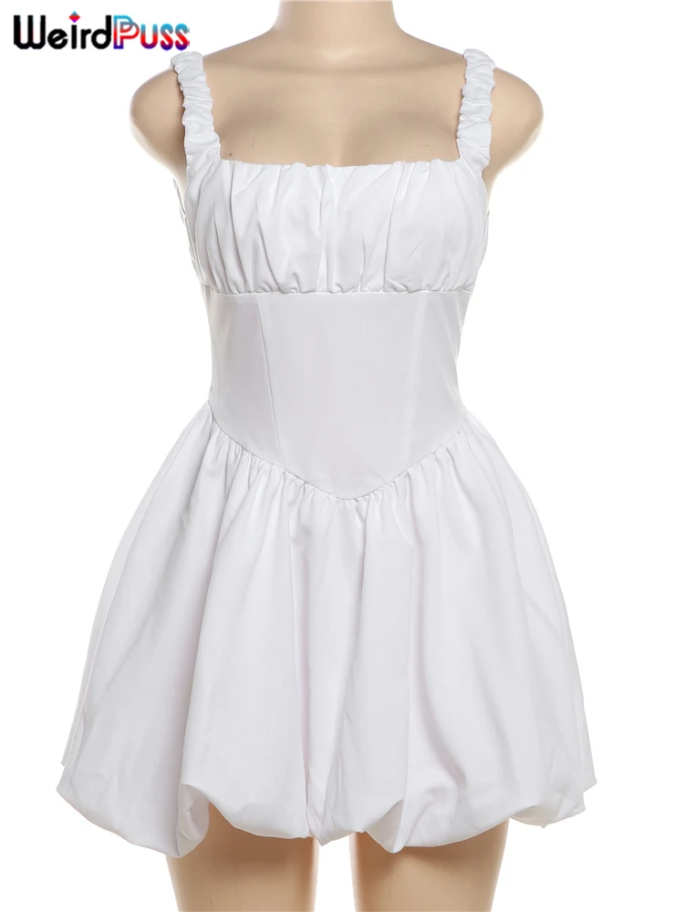 Женское мини-платье без рукавов с оборками и открытой спиной