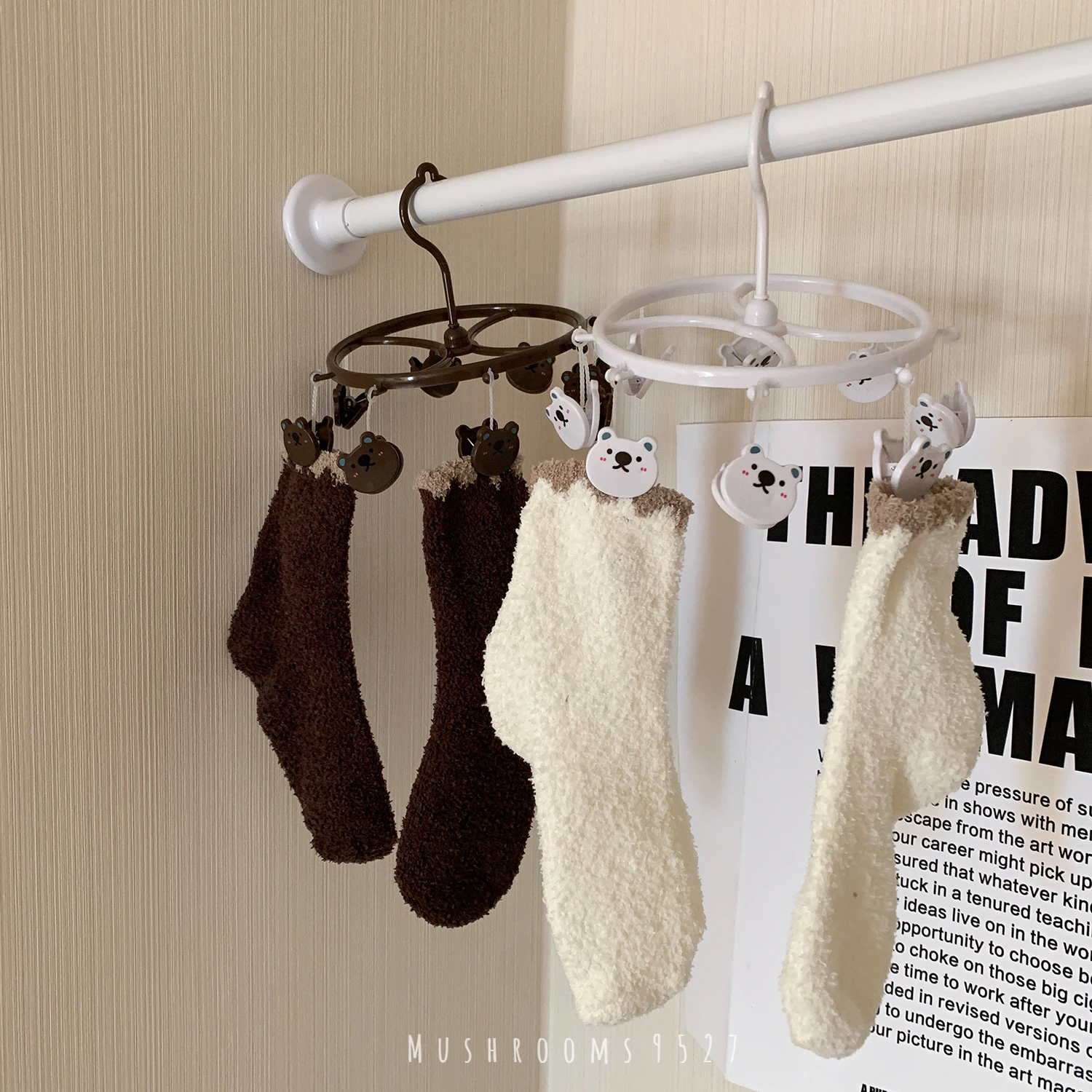 

Mushrooms 9527 Super Cute Multifunctional Cartoon Clip Drying Socks Underwear Clip Photo Plastic Round Clothes Rack