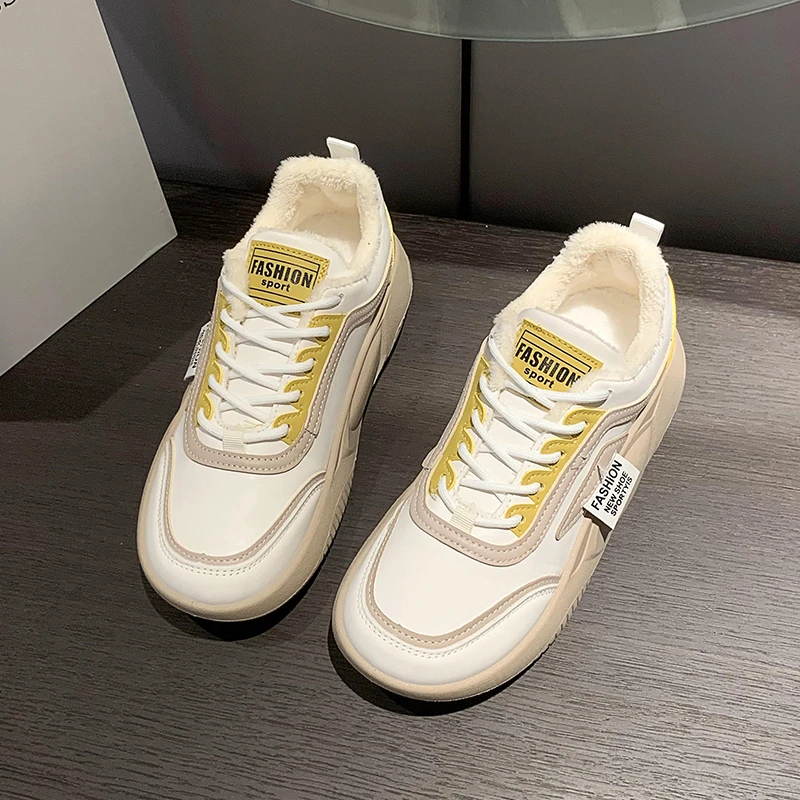 Кроссовки женские на шнуровке Вулканизированная подошва средний каблук разные