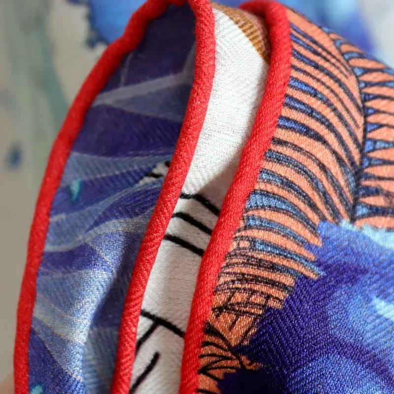 Элитная элегантная женская статуэтка с изысканным пейзажем фотография