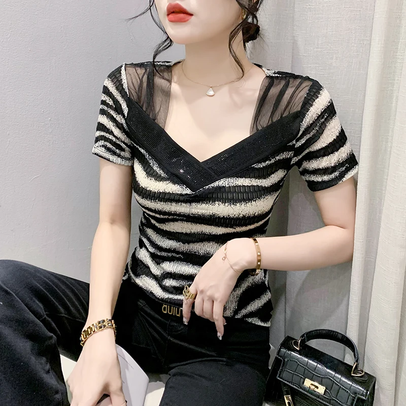 

New 2023 Summer Short Sleeved V-Neck Printed Women's T-Shirt Fashion Casual Slim Hot Diamond Mesh Tops Blusas
