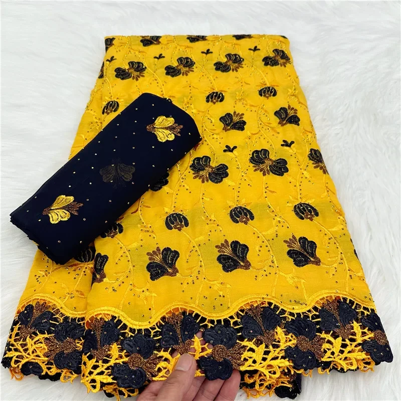 5 jardów z szalikiem Szwajcarska koronkowa tkanina Haftowana sucha koronka Afrykańskie 100% bawełniane tkaniny woalu Dubaj styl 18L 1070401