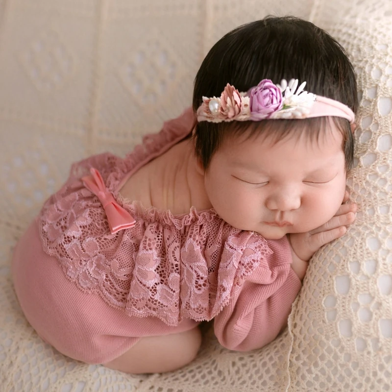 

Newborn Photo Props Lace Jumpsuit Baby Photography Clothes Long Sleeved Backless Romper for Newborn Photoshooting Posing