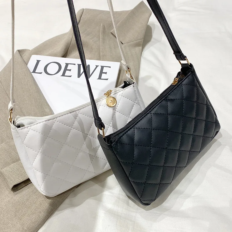 

Female Live Style Rhombic Chain Embroidered Hand Bag Korean Version of Ladies Underarm Bag 2022 Ladies Fashion Crossbody Bag