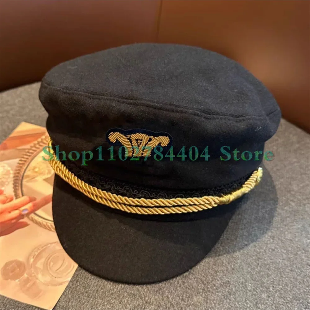 Рисунок 5 - Женский твидовый берет