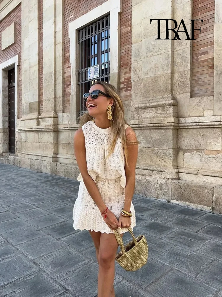 TRAF женская мода жаккард вырез вязать комплект череп вышивка дизайн без рукавов