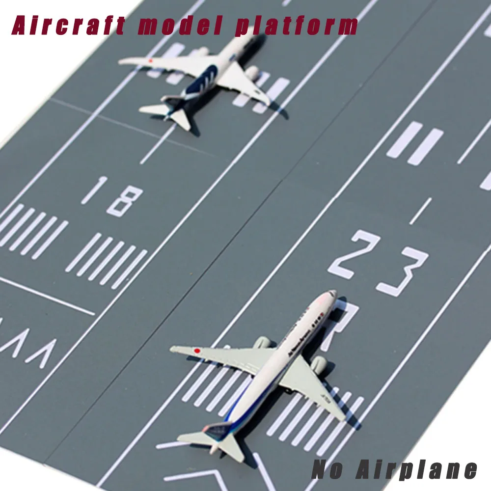 Миниатюрный пассажирский самолет модель 1:1000 платформа для взлета и посадки 2 шт.