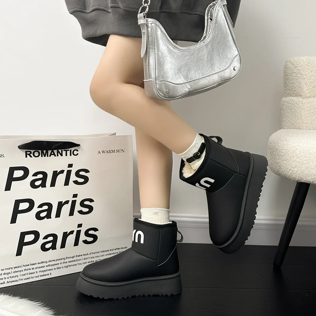 2024 новые зимние короткие ботинки на толстой подошве противоскользящие плюшевые