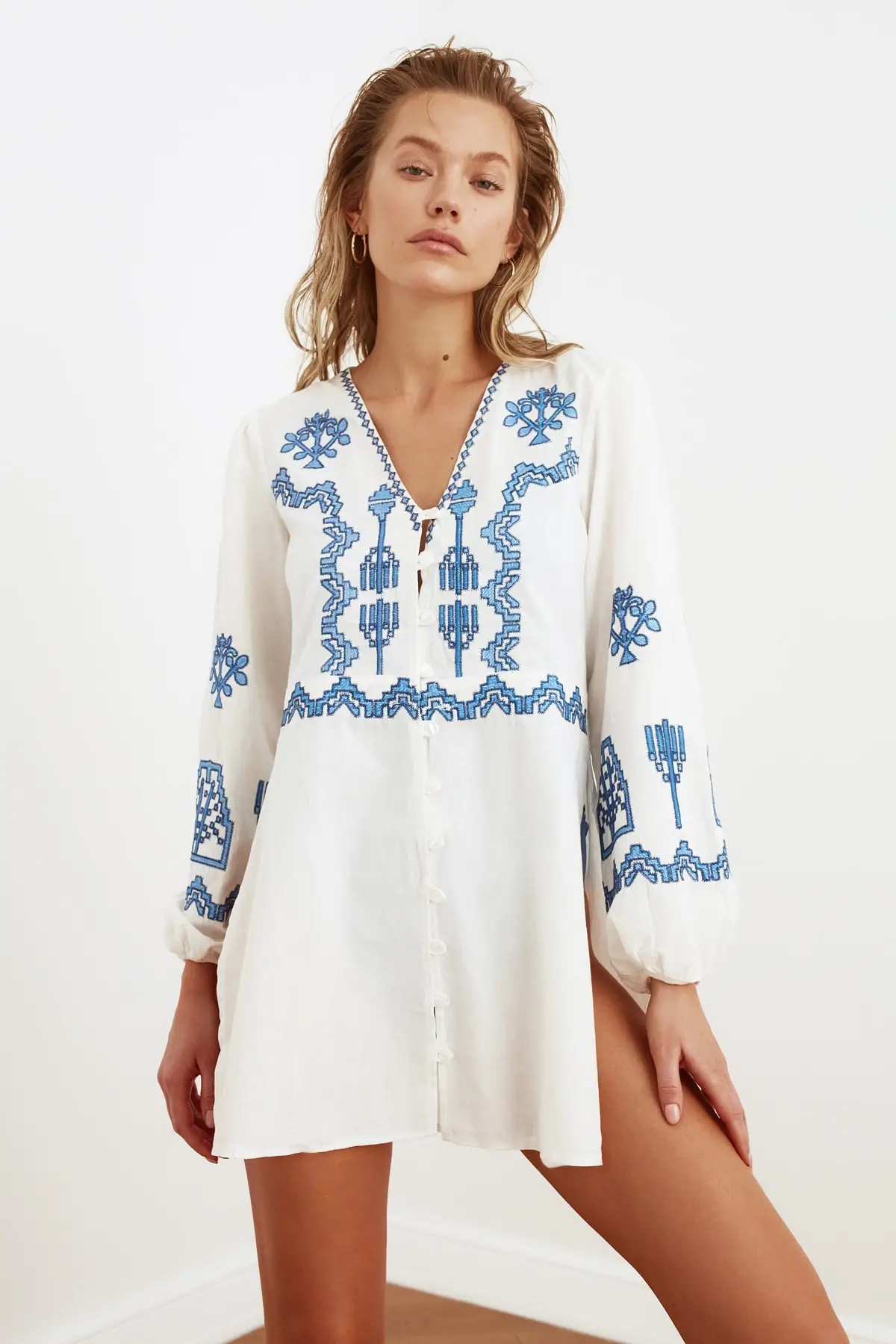 

Trendyol Embroidered Ethnic Beach Dress TBESS21EL3320