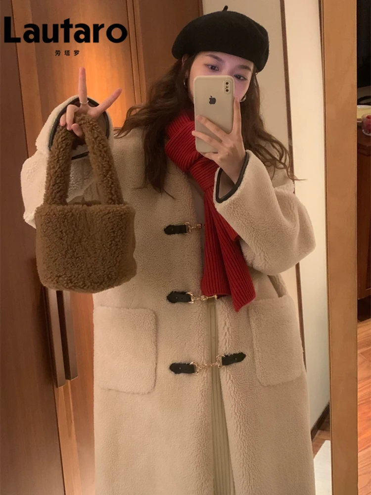 

Lautaro зимнее длинное свободное милое милое толстое теплое пушистое пальто из искусственного меха ягненка женское с v-образным вырезом и карм...