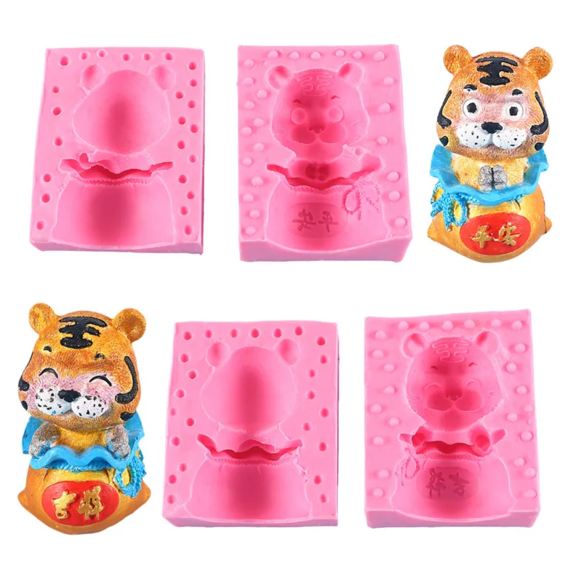 

New Chinese Year Of The Tiger Little Tiger Cake Decoration Silicone Mold Ji Xianghu Ping'an Tiger Silicone Mold Mousse Cake Mold