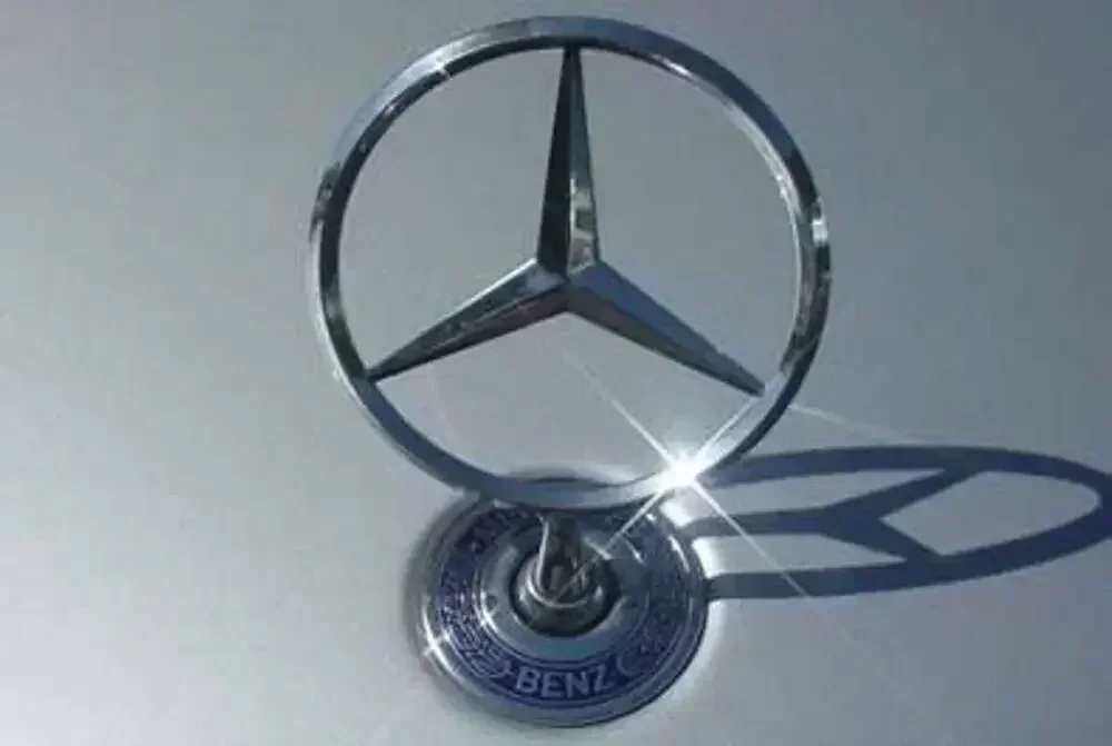 Фото Хромированная эмблема-звезда 44 мм для капота автомобиля Mercedes-Benz C, E, S-класса W204, W205, W212, W213, W211, W220, W222, W223 №2