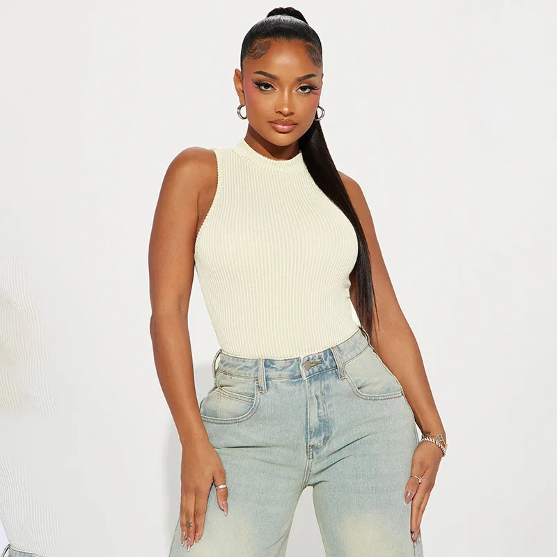 Боди базовое однотонное в рубчик с круглым вырезом без рукавов цельное