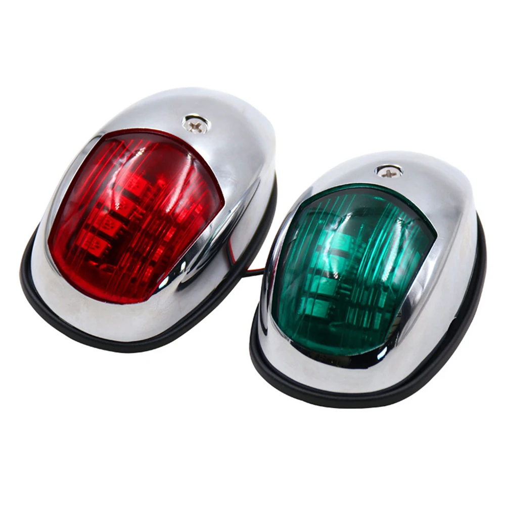 Навигация для яхты яркая зеленая и красная