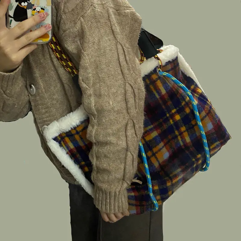 Зимняя трендовая сумка на плечо Xiuya Женская клетчатая из овечьей шерсти плетеная