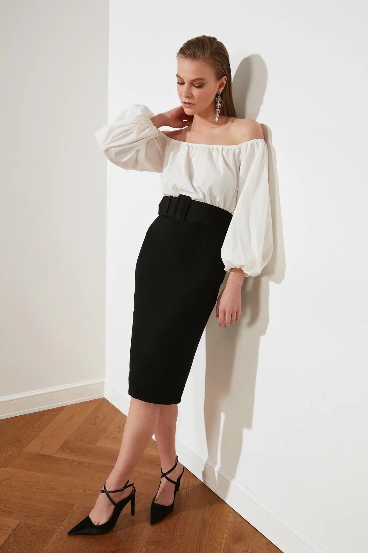 

Trendyol Belt Detail With Color Block Dress TPRSS21EL1094