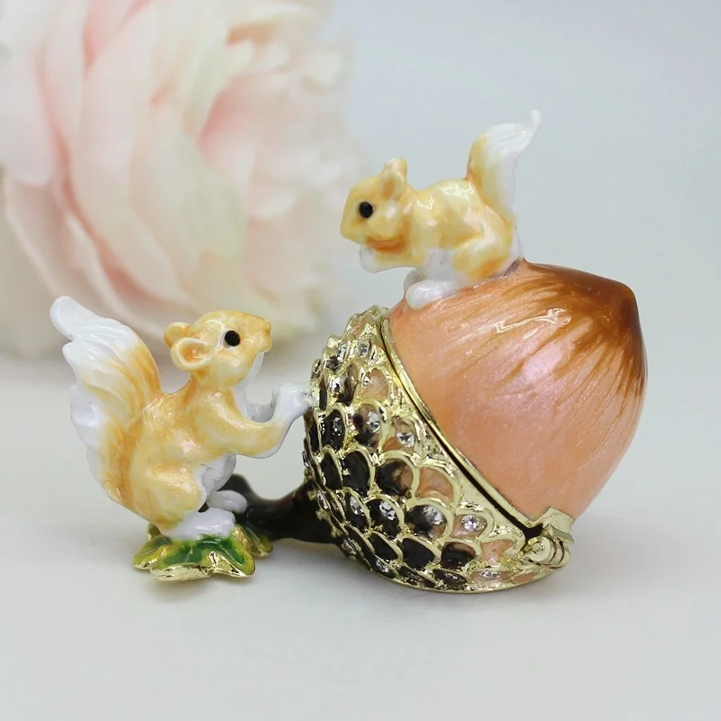 

Металлическая шкатулка SHINNYGIFTS Белка на сосне