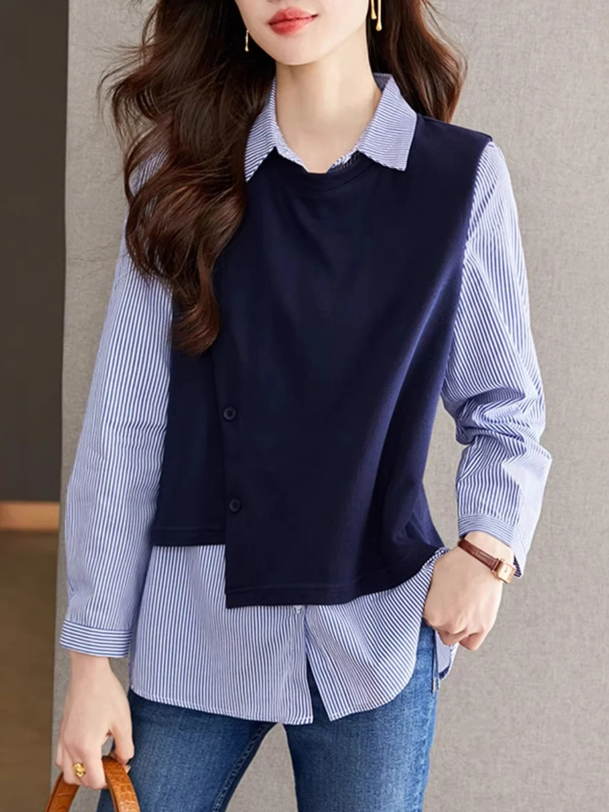 Распродажа сбор утечек ~ Прилавок из шкафа Элегантные универсальные рубашки в