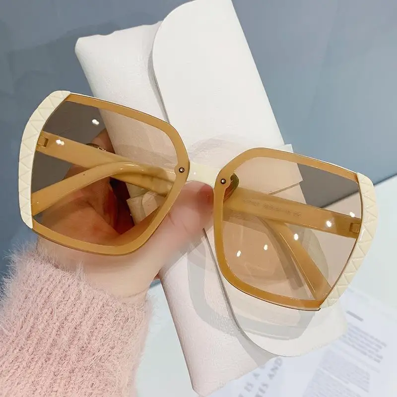 

New Large Frame Square Sunglasses Women's Brand Designer Fashion Sun Glasses Classic Women Vintage Eyewear UV400 Oculos De Sol