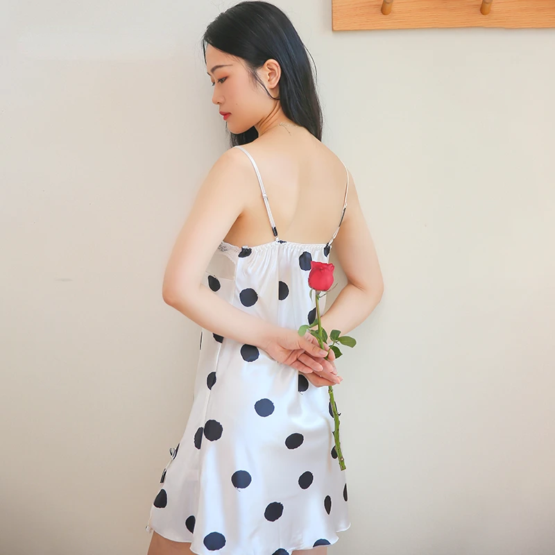 

Sexy Lingerie Faux Silk Nightgowns Satin Sleepwear Women Sleeveless Nighties V-neck Nightdress Lace Bath Gown Bra Pad Leopard