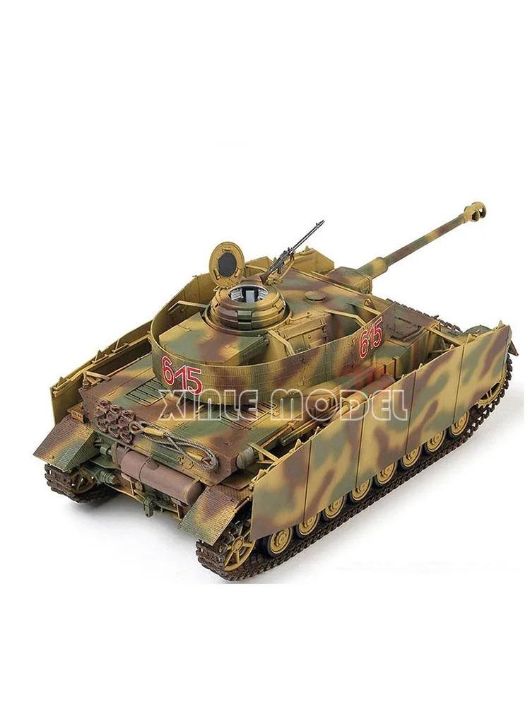Фото Академия 13516. Medium German Panzer IV Ausf. H «Версия. Комплект модели средней длины в масштабе 1/35 №3
