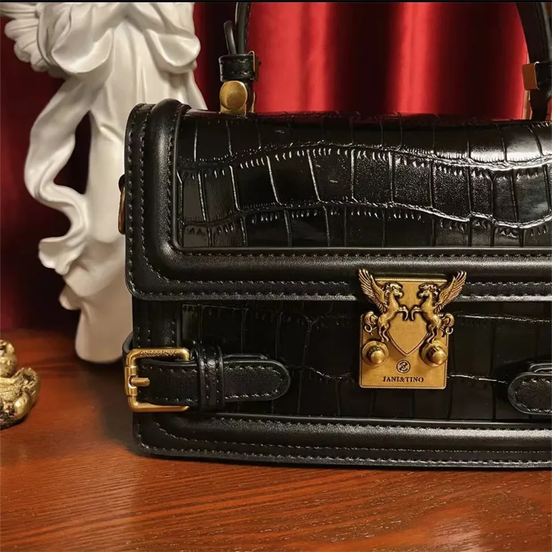 2023 Metal Buckle New Fashion Ladies Purses And Handbags High Quality Small Square Bags Full Genuine Leather Women Casual Bag