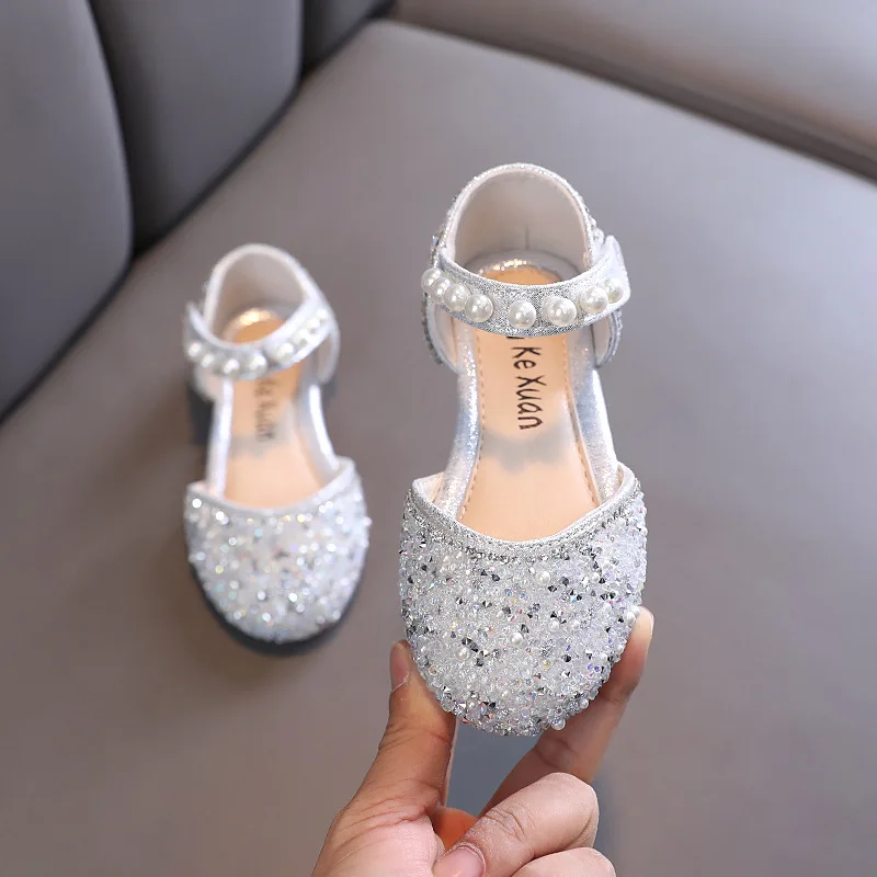 Летние кожаные туфли для девочек детские сандалии с блестками новые мягкой