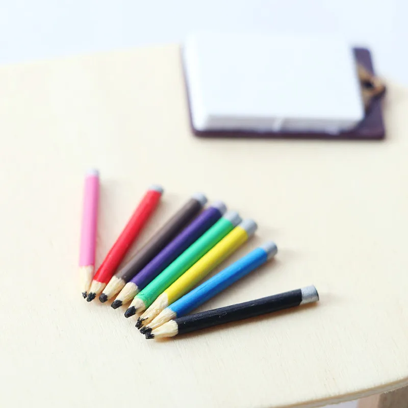 Миниатюрные деревянные карандаши для кукольного домика 8 шт.