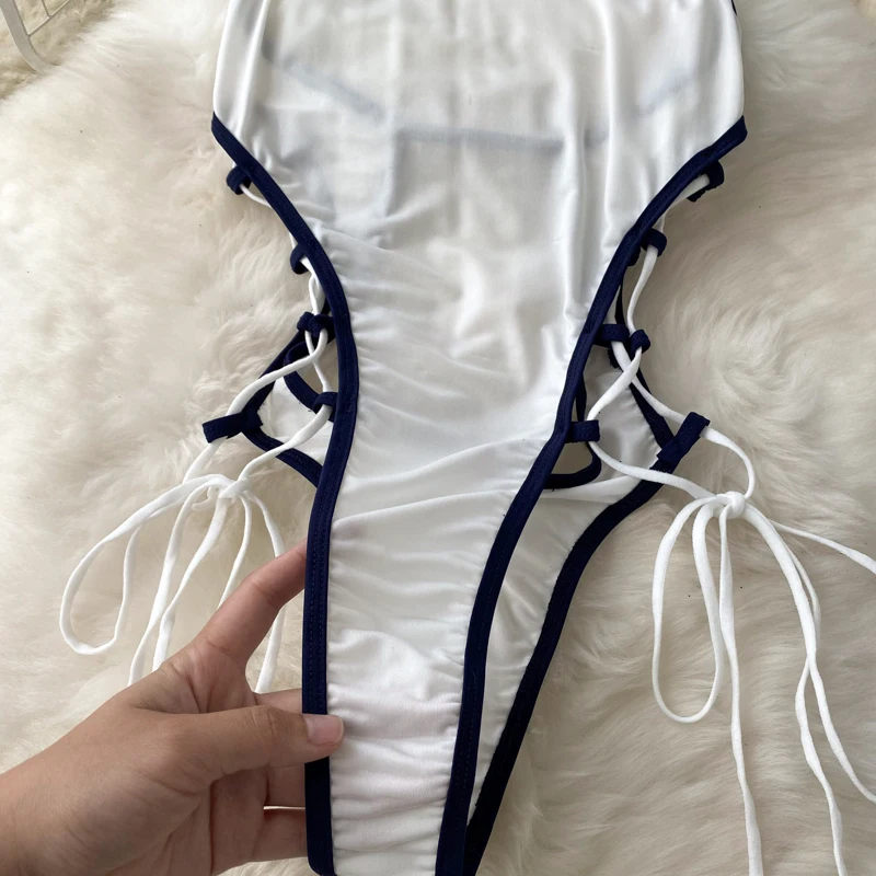 Женское сексуальное боди в клубном стиле с вырезами и легкой эластичной