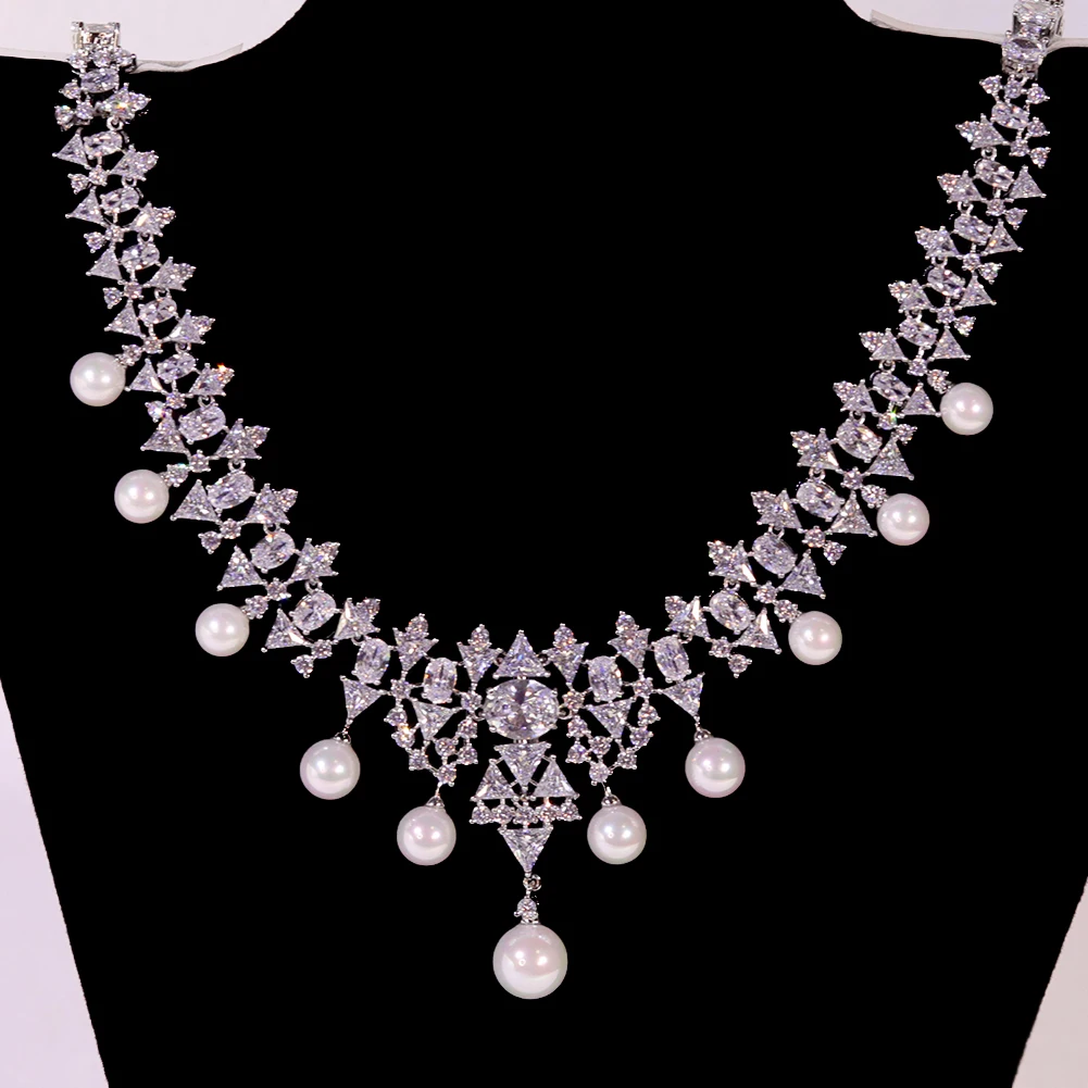 Женский белый кубический цирконий