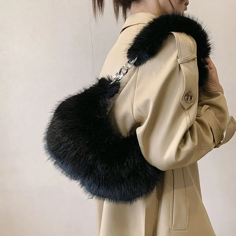 

Plush Bag in Autumn and Winter of 2023, The New Fox Fur Shoulder Bag with Advanced Sense, Underarm Bag and Diagonal Fur Bag.
