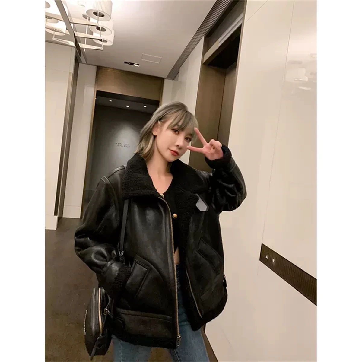 

Lamb Hair Coat For Women in Autumn and Winter Korean Vrersion Loose Fried Street Fur With Cashmere Short Motorcycle Coat With