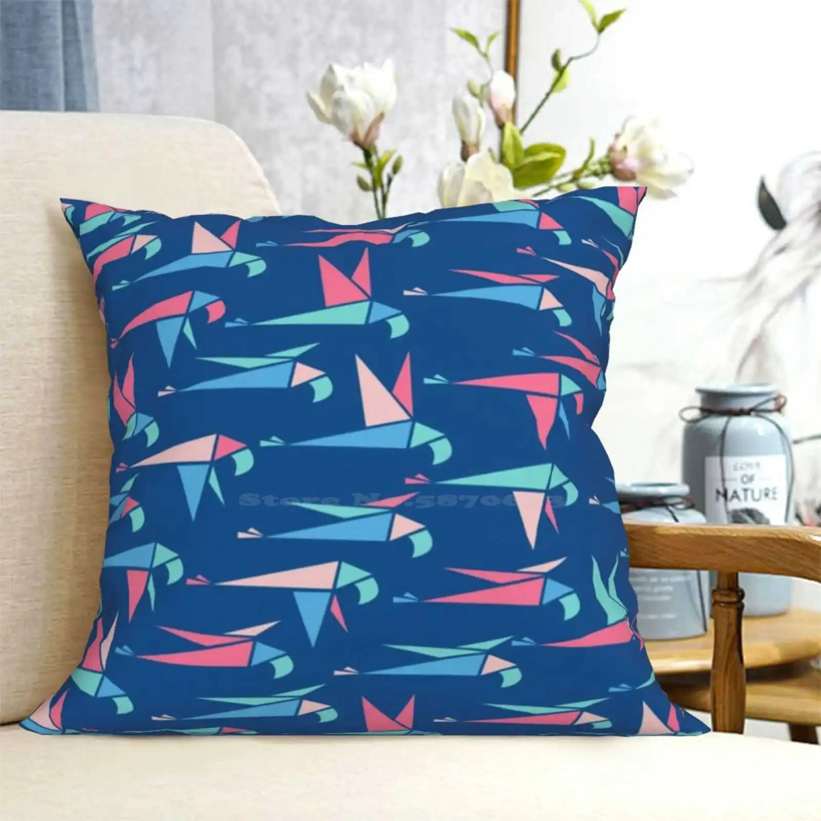 Синяя наволочка для подушки в автомобиль дивана