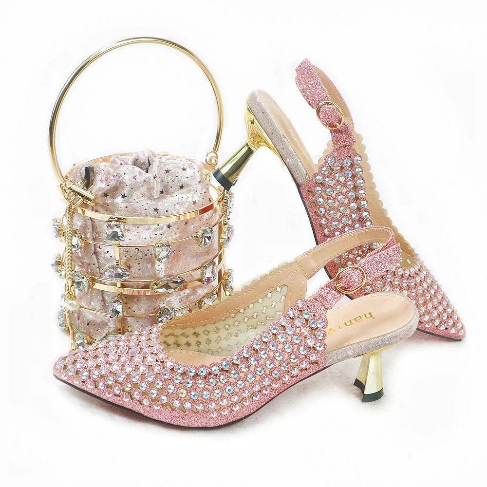 Комплект обуви и сумки круглой формы золотого цвета для вечеринки итальянский