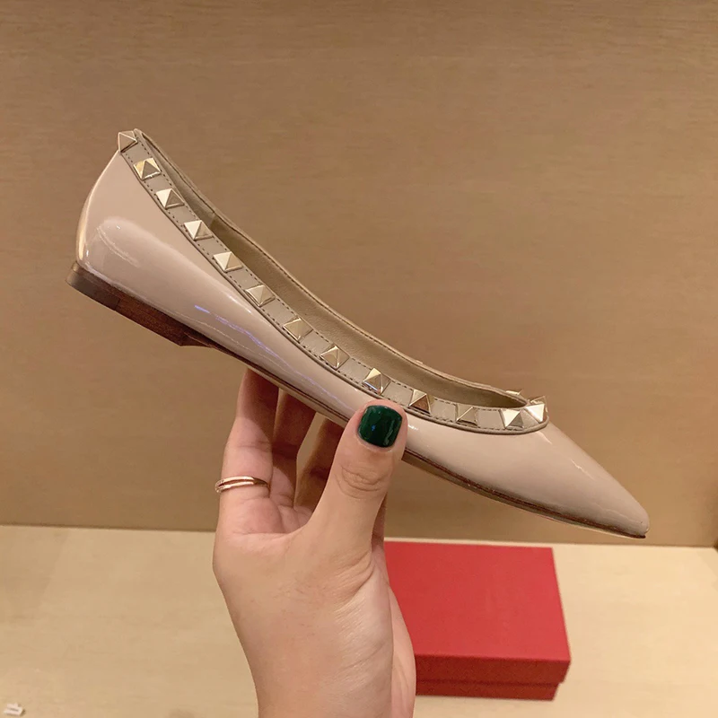 Real Leather 2023 For Women's Flat Shoes Luxury Brand Rivet Shoes Comfortable Casual Outdoor Pointed Toe Ladies Shoes With box