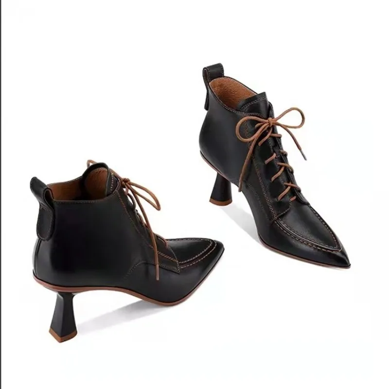 Женские ботильоны с острым носком на высоком каблуке со шнуровкой