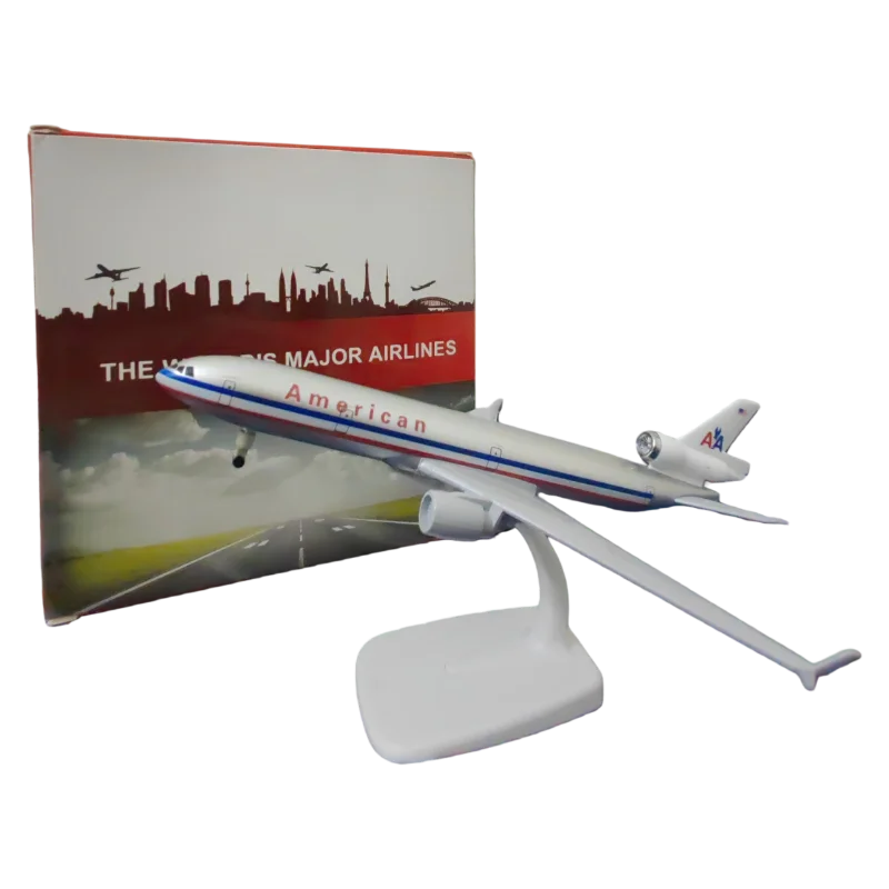 Фото Масштабная модель самолета American Airlines MD11 (400:1, 21 см) из сплава, игрушка, украшение для рабочего стола, подарок на день рождения для детей, коллекционный предмет авиационной тематики. №2