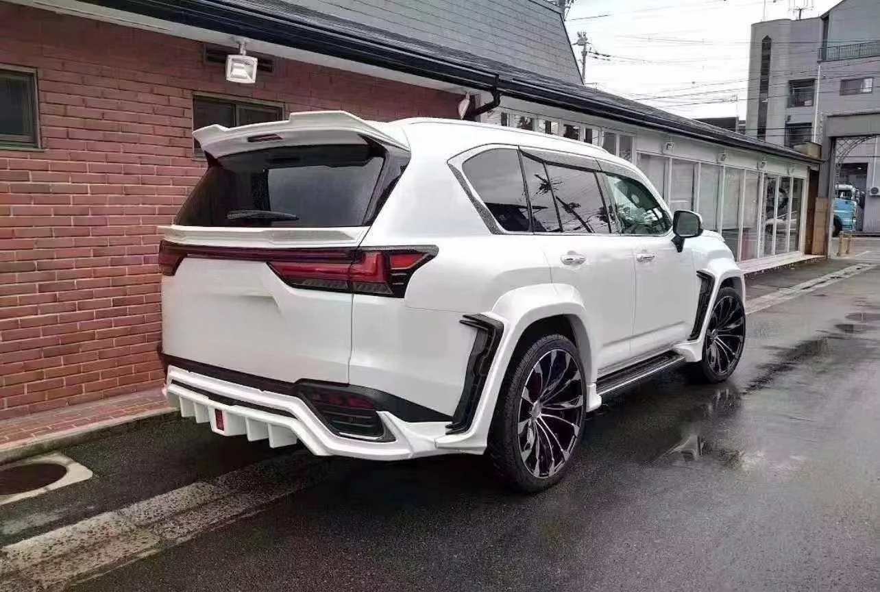 Фото Новинка: Широкий обвес Wald для Lexus LX600 2022-2025 – Высококачественная модернизация кузовных систем №4