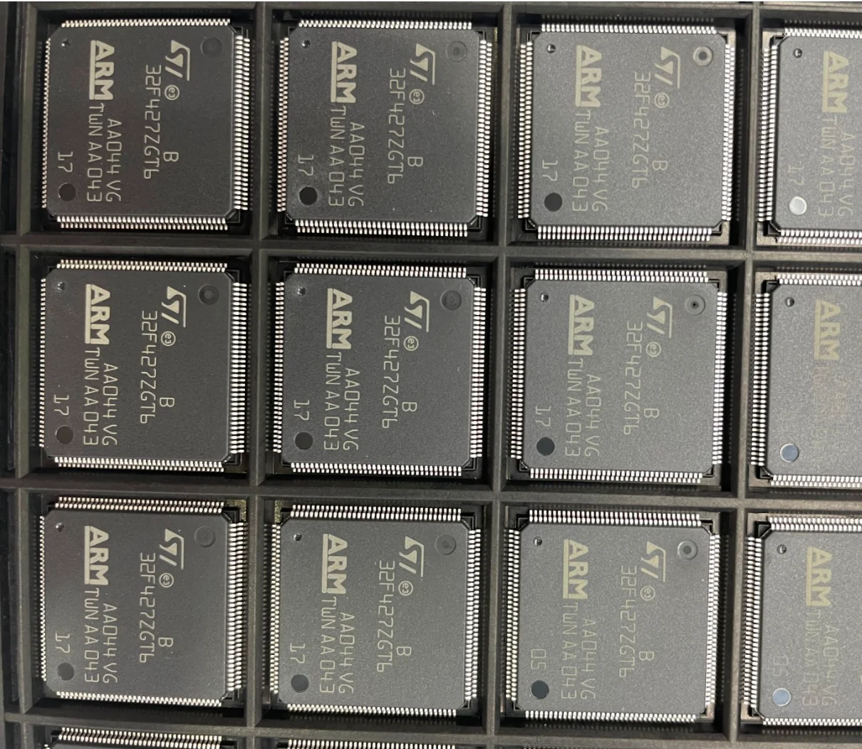 

STM32F427ZGT6 encapsulation: LQFP - 144 New and original