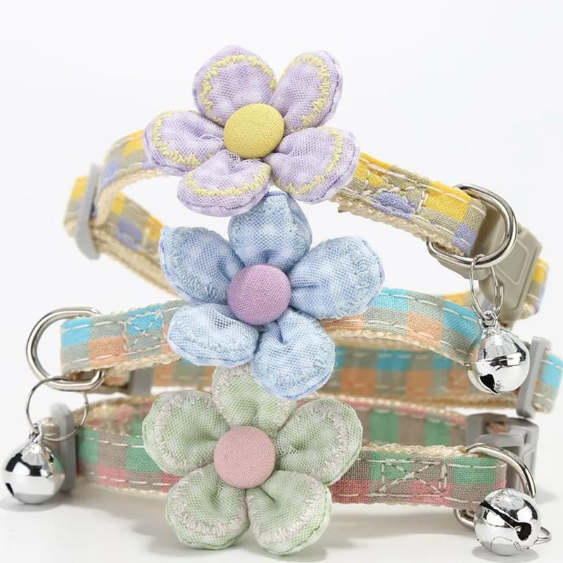

Adjustable Flower Pet Collar with Bell, Puppy Necklace, Cat Accessories, Kitten Supplies