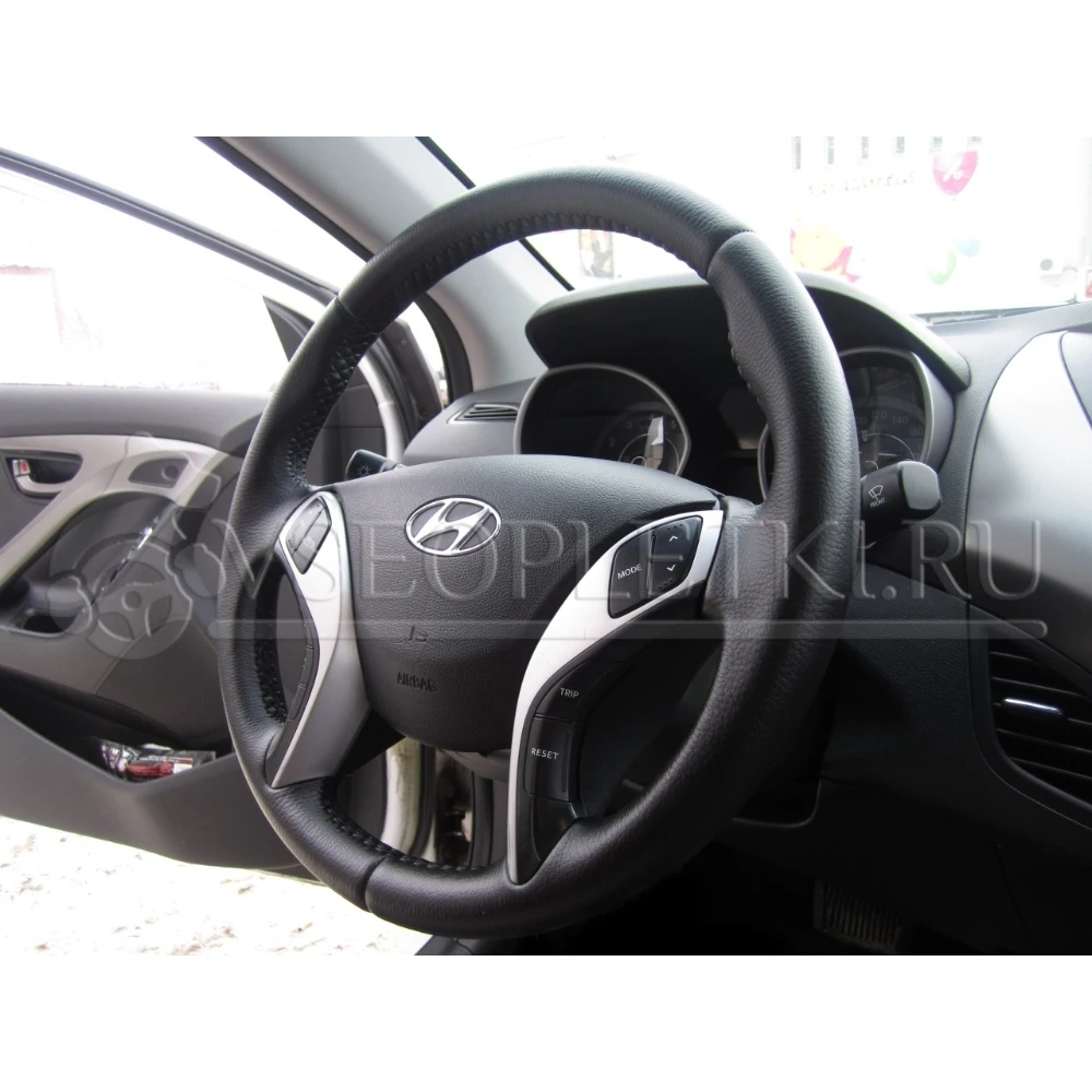 Оплетка на руль &quotHyundai Elantra" (Хендай Элантра) для кожаного руля - черная