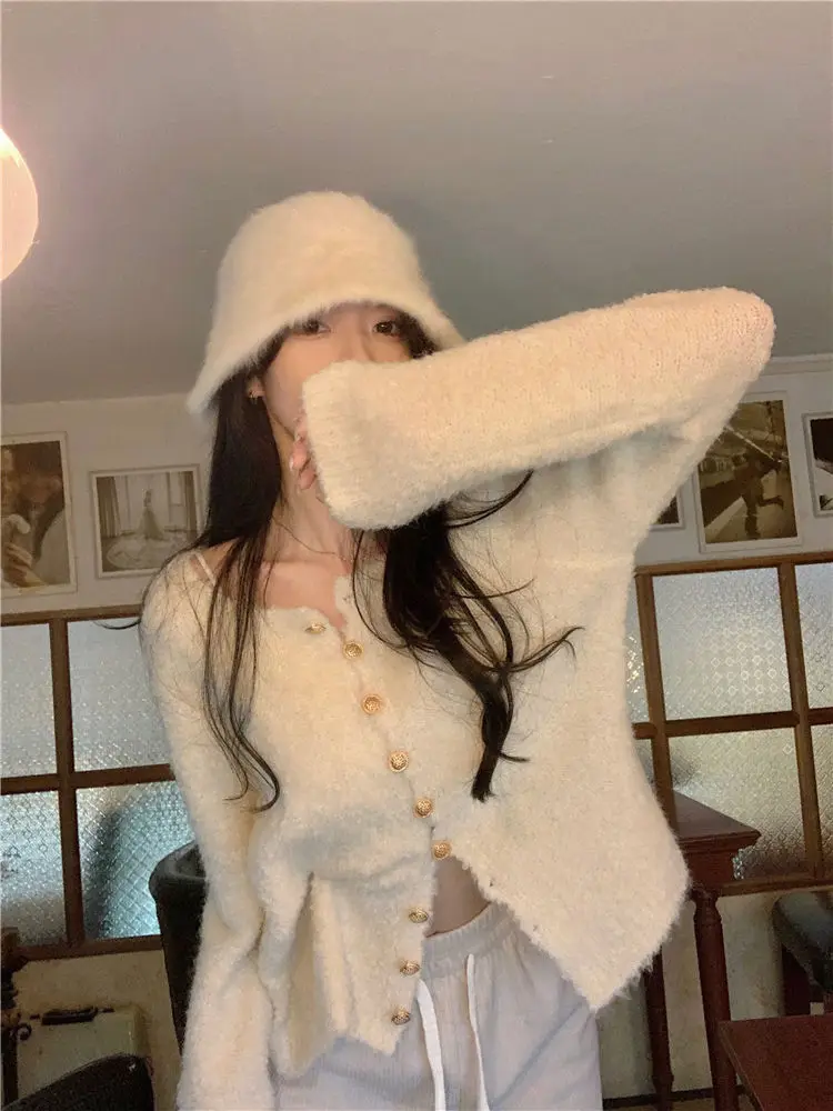 

Autumn and Winter Korean Lazy Wind Soft Waxy Retro Sweater Cardigan Gentle Knitted Shirt Small Person Senior Sense Coat Female
