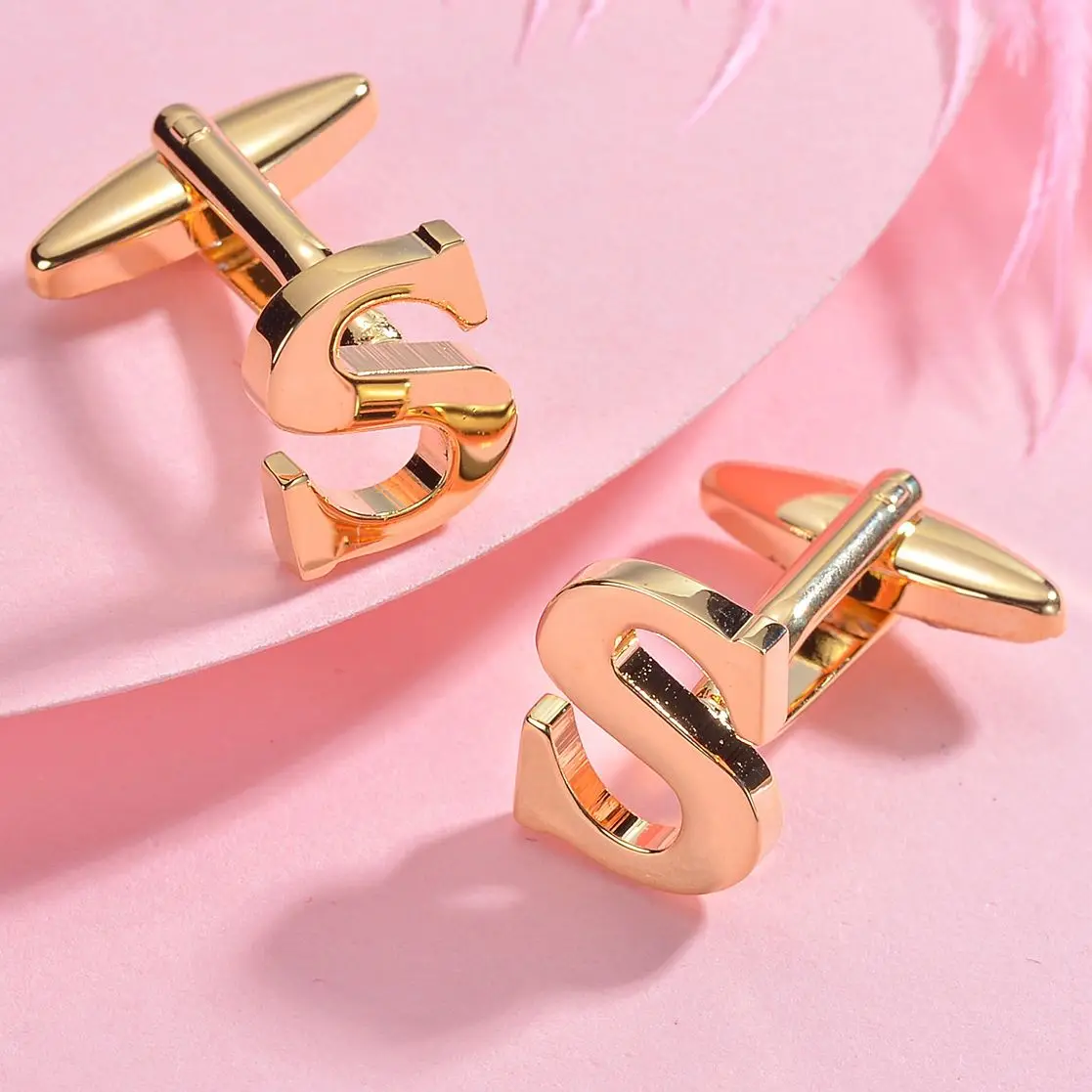 

Мужские Винтажные запонки с буквами, золотистые запонки с французской надписью, ювелирные аксессуары