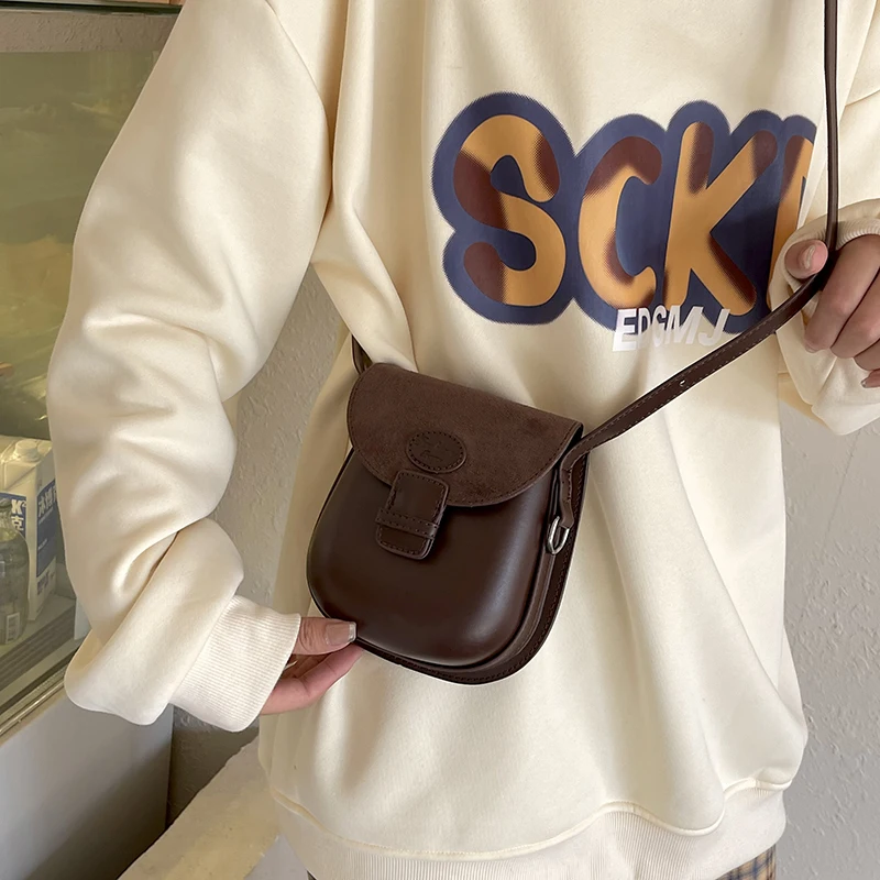 Модная трендовая женская маленькая сумка-седло новинка зимы 2023 сумка