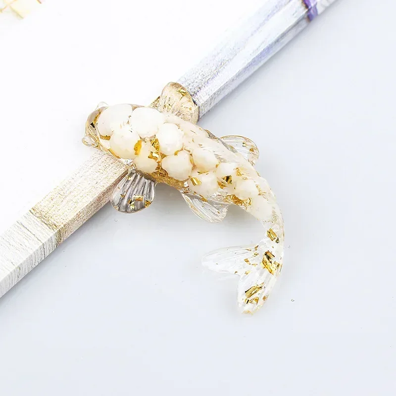 

Декоративная рыбка кои из хрусталя и пластика